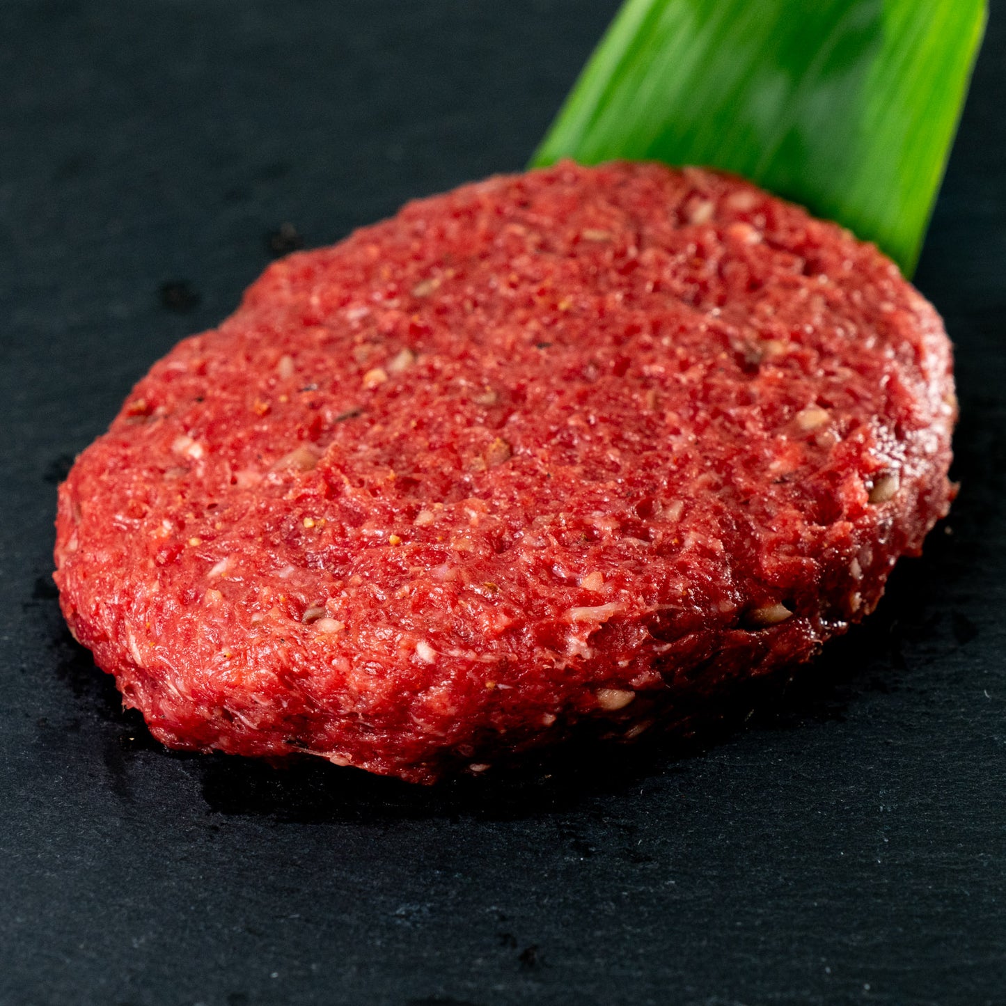 知夫里の塩と燻製胡椒で味わう、100%グラスフェッドビーフのハンバーグ【10個セット】